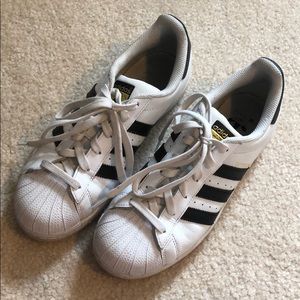 Adidas superstars